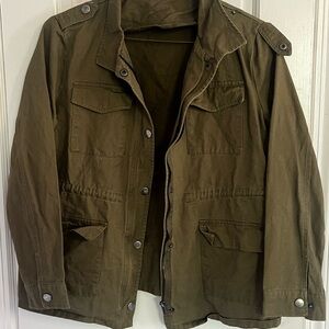 Green Military Field Jacket with Sturdy Cotton